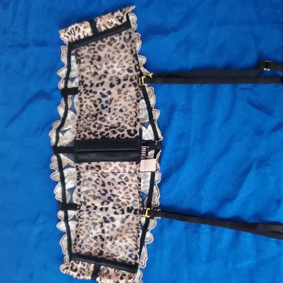 NWT Victoria's Secret M/L Very Sexy floral embroidered waist cinched and… - Picture 3 of 10